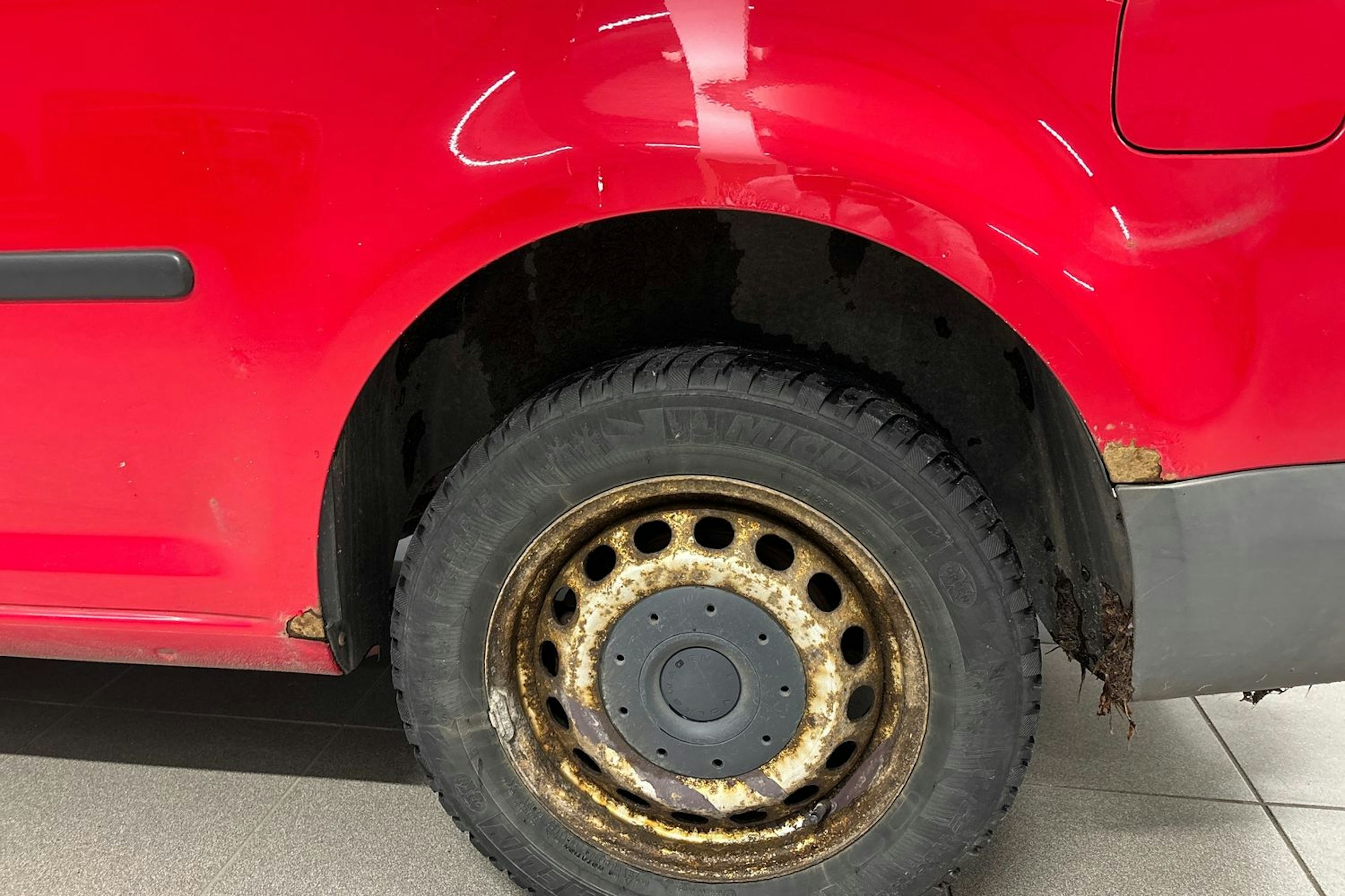 punainen Volkswagen Caddy 2007 kuva 16.