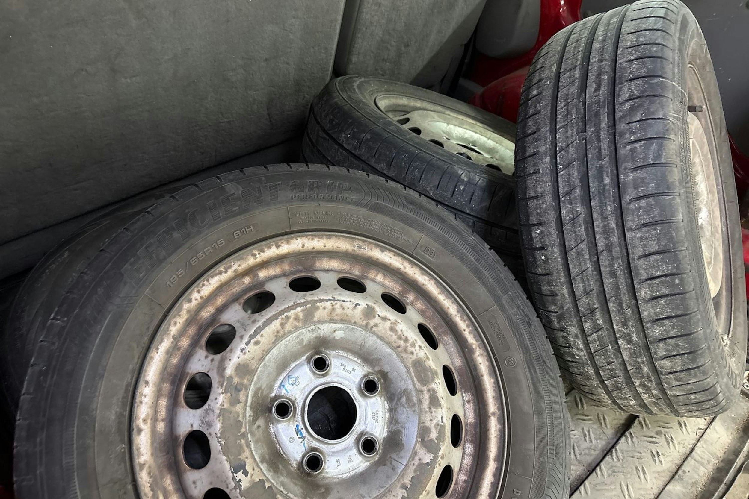 punainen Volkswagen Caddy 2007 kuva 19.