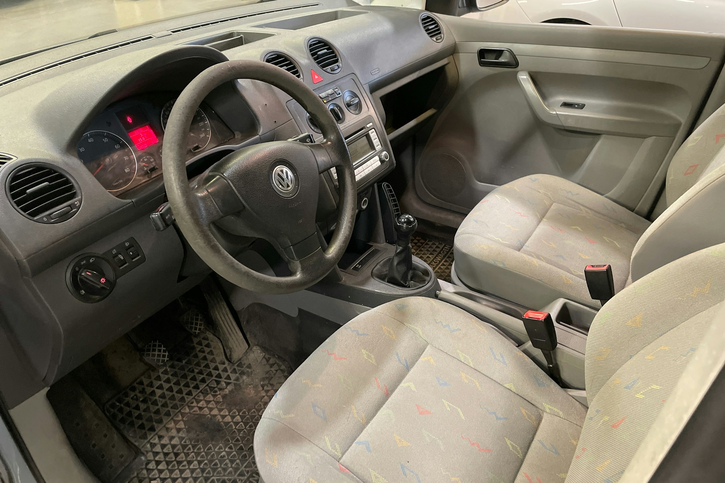harmaa Volkswagen Caddy 2007 kuva 3.