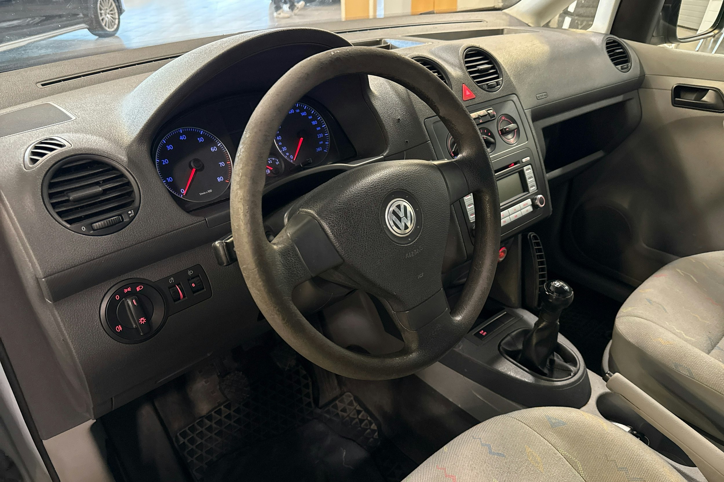 harmaa Volkswagen Caddy 2007 kuva 6.