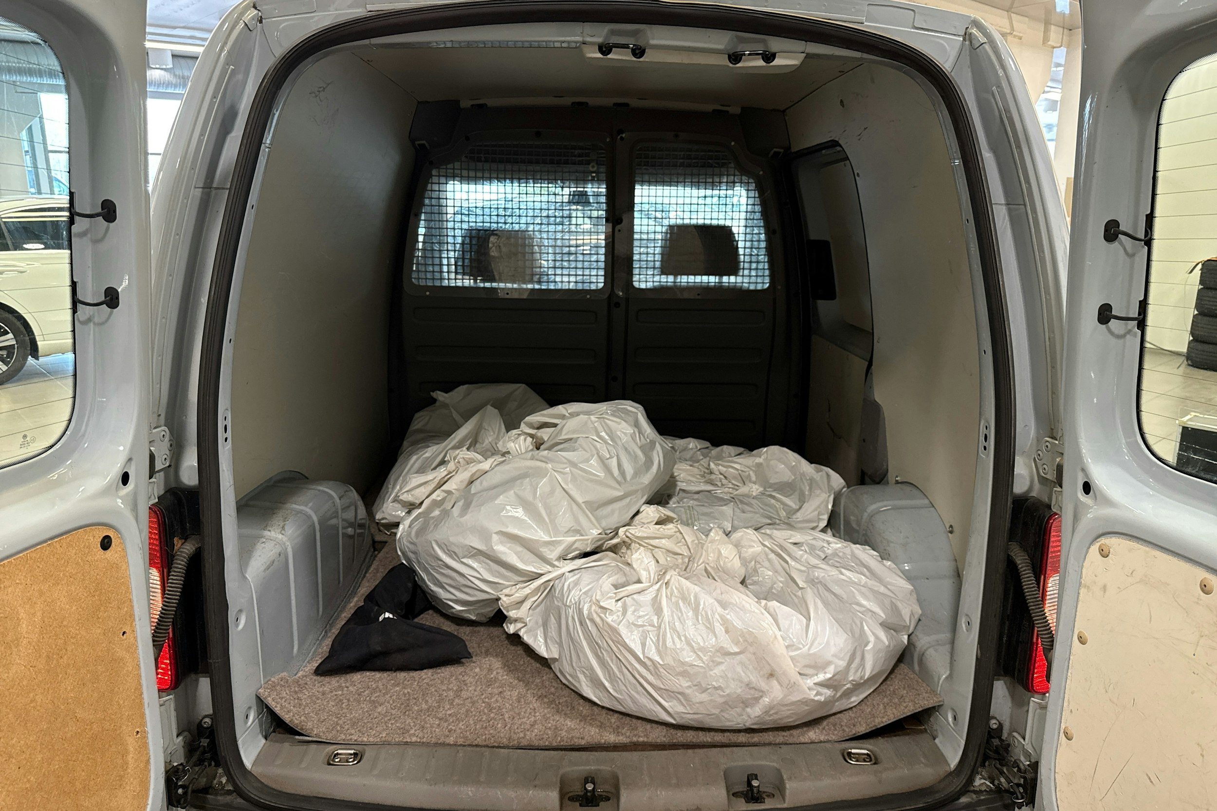 harmaa Volkswagen Caddy 2007 kuva 11.