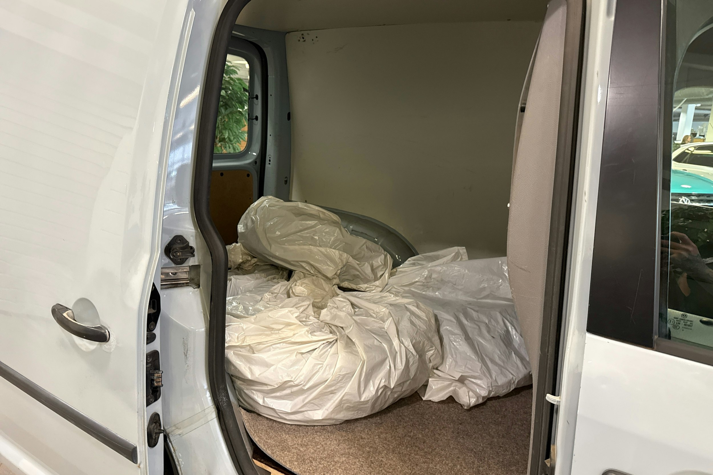 harmaa Volkswagen Caddy 2007 kuva 12.