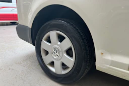 valkoinen Volkswagen Caddy 2009 kuva 16.