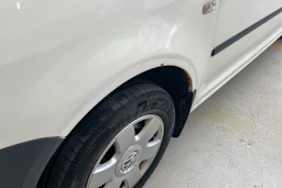 valkoinen Volkswagen Caddy 2009 kuva 19.