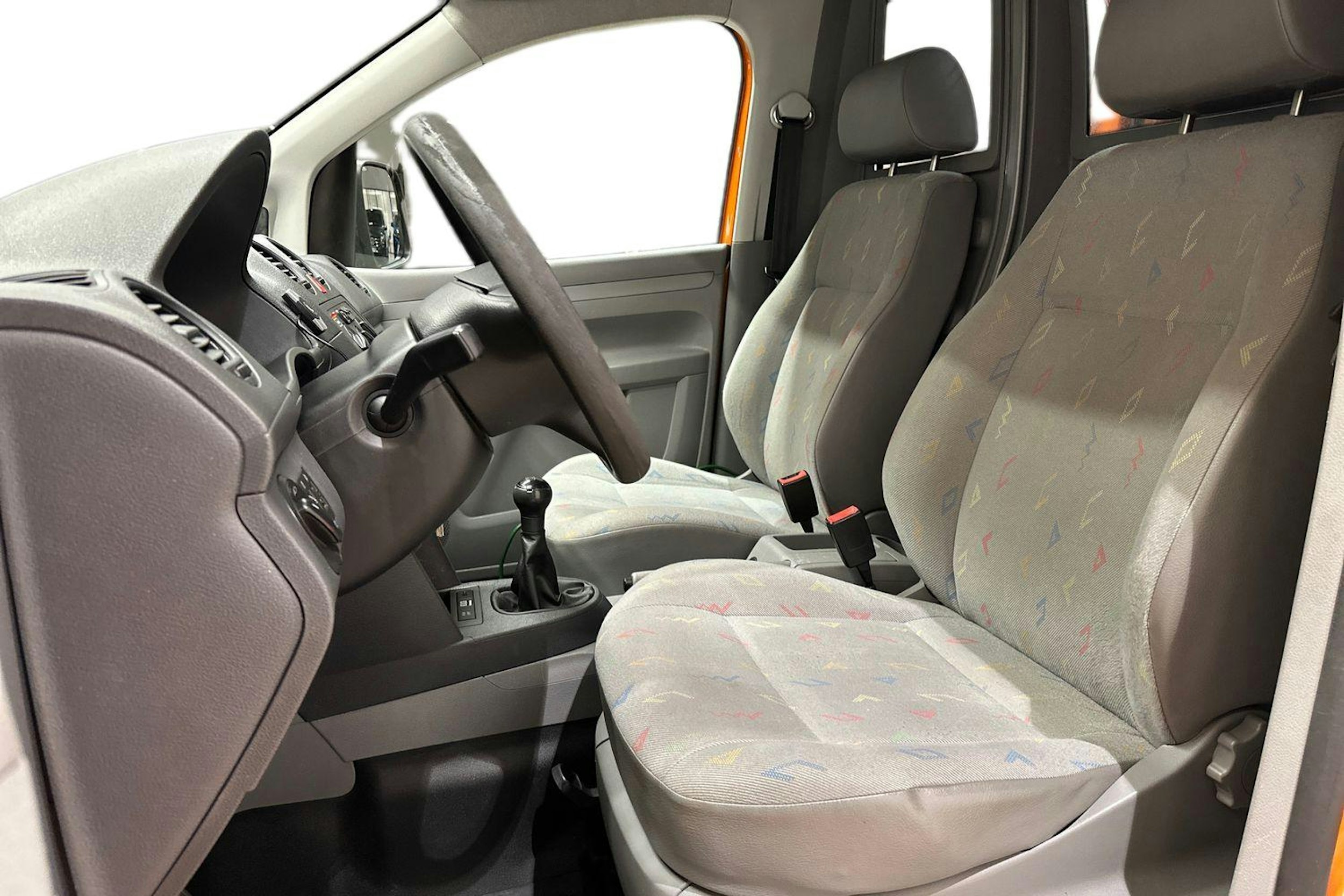 oranssi Volkswagen Caddy 2009 kuva 11.