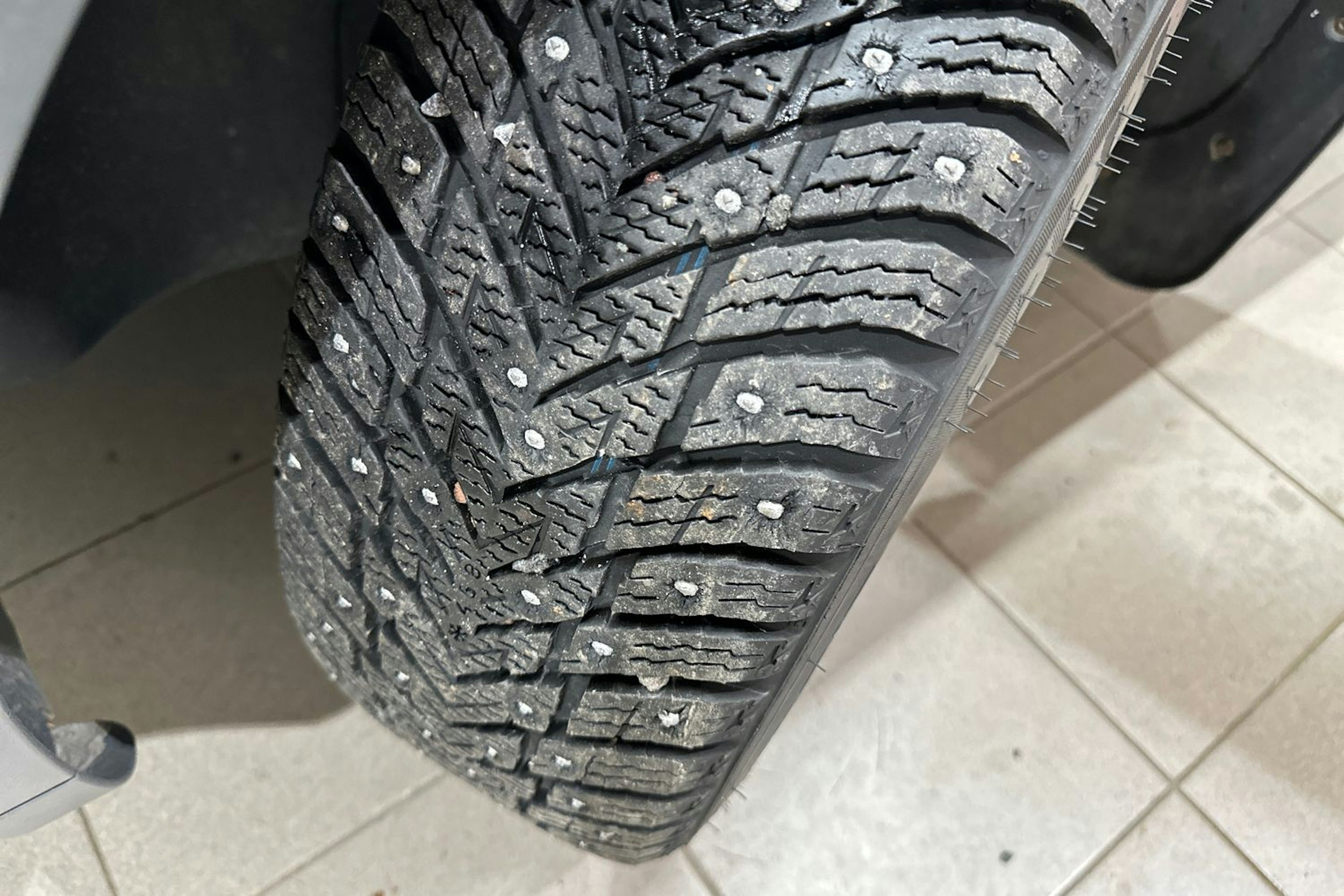 oranssi Volkswagen Caddy 2009 kuva 13.