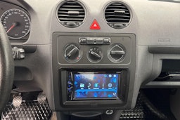 punainen Volkswagen Caddy 2010 kuva 9.