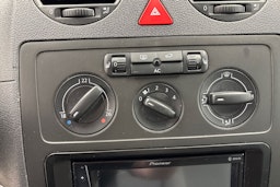 punainen Volkswagen Caddy 2010 kuva 14.