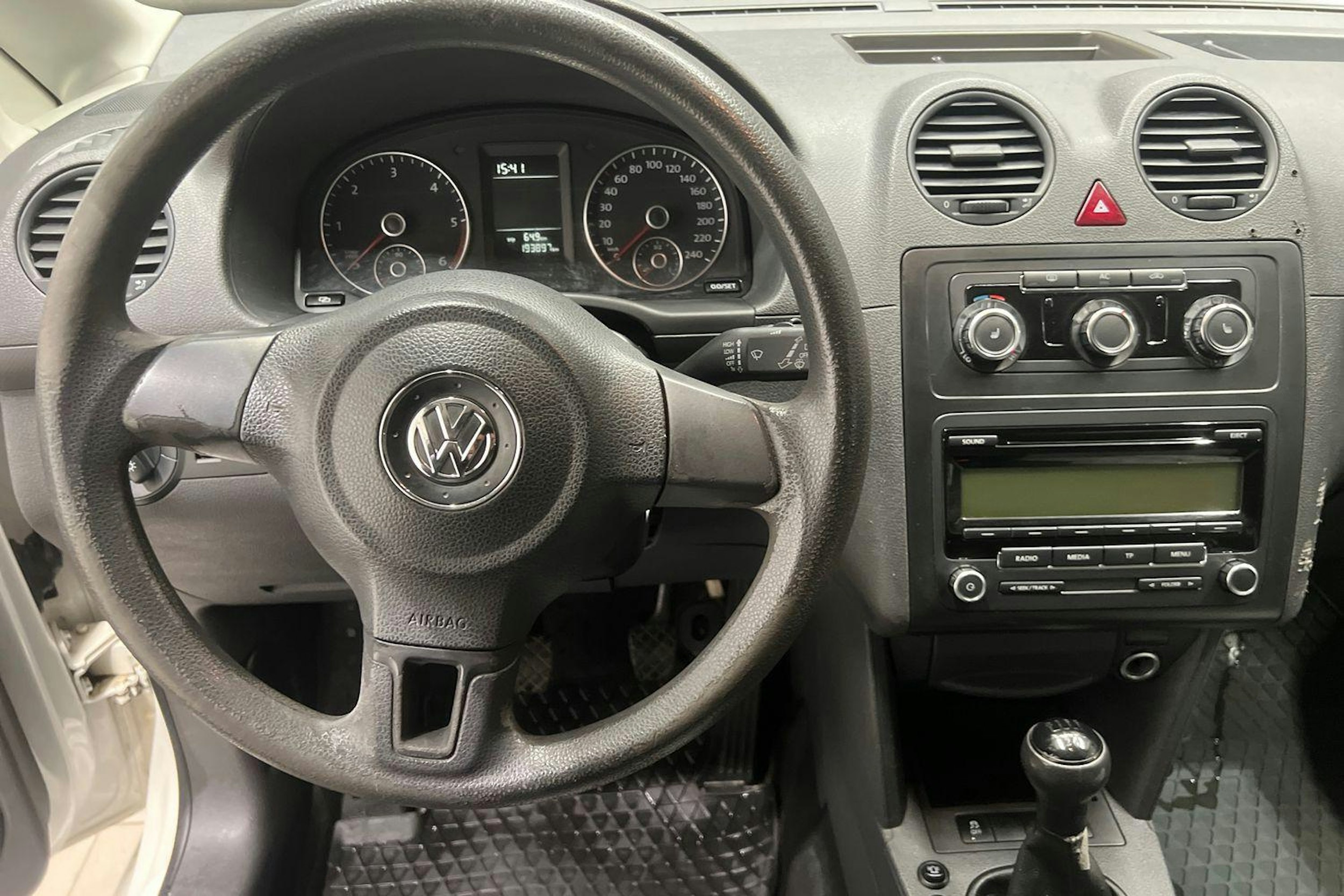 Valkoinen Volkswagen CADDY 2010 kuva 9.