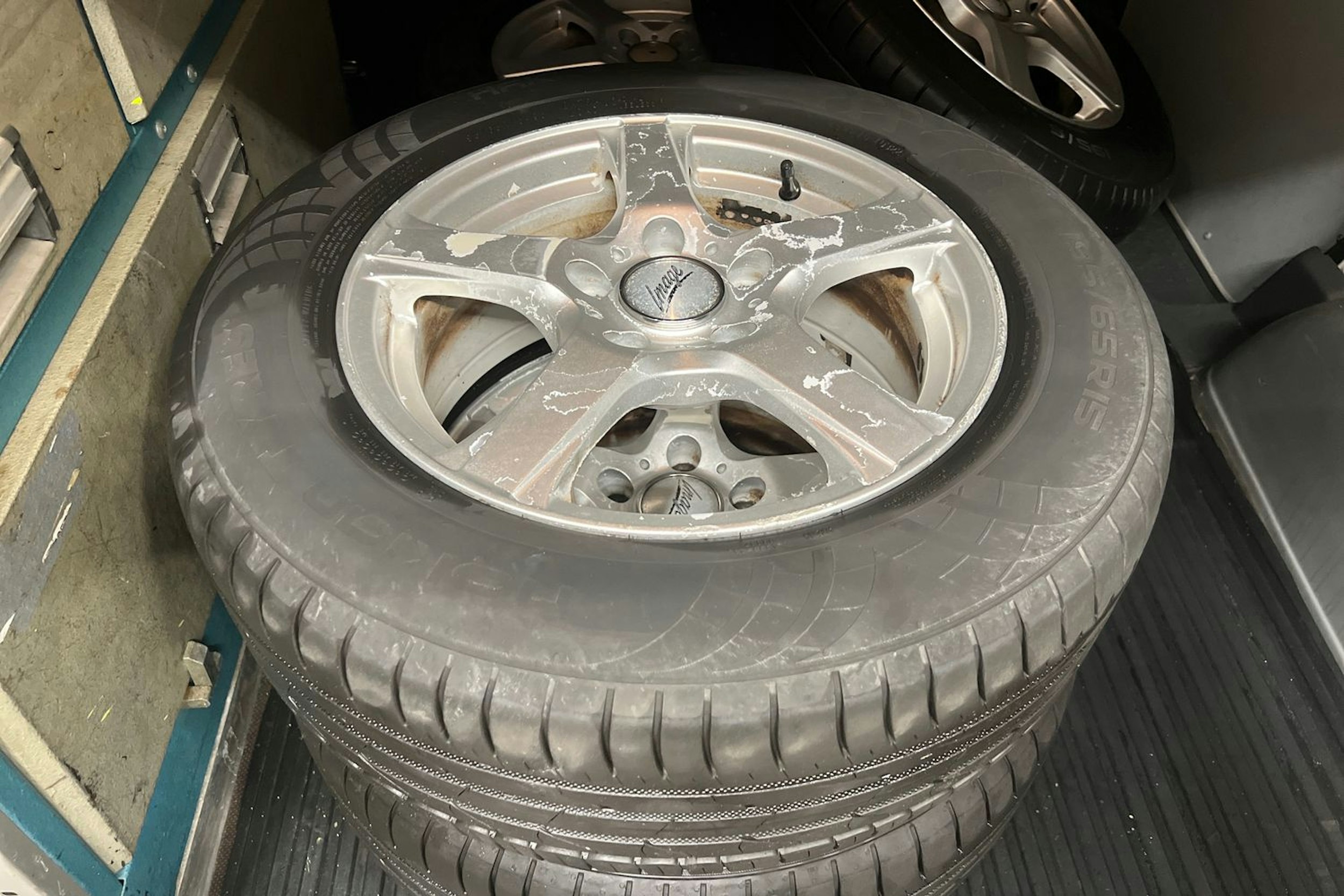 Valkoinen Volkswagen CADDY 2010 kuva 19.