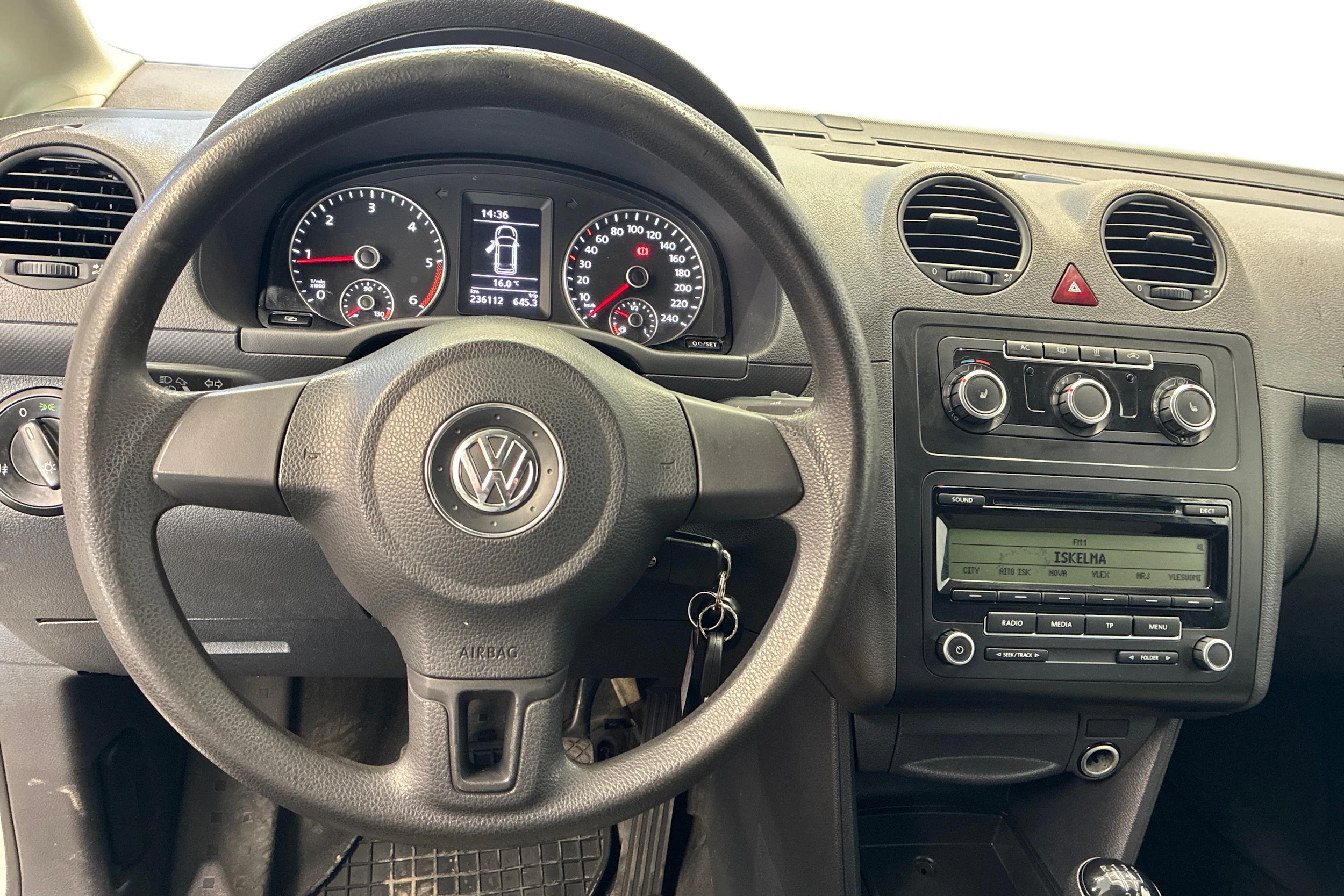 valkoinen Volkswagen Caddy 2010 kuva 8.