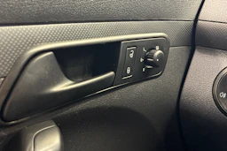 valkoinen Volkswagen Caddy 2010 kuva 12.