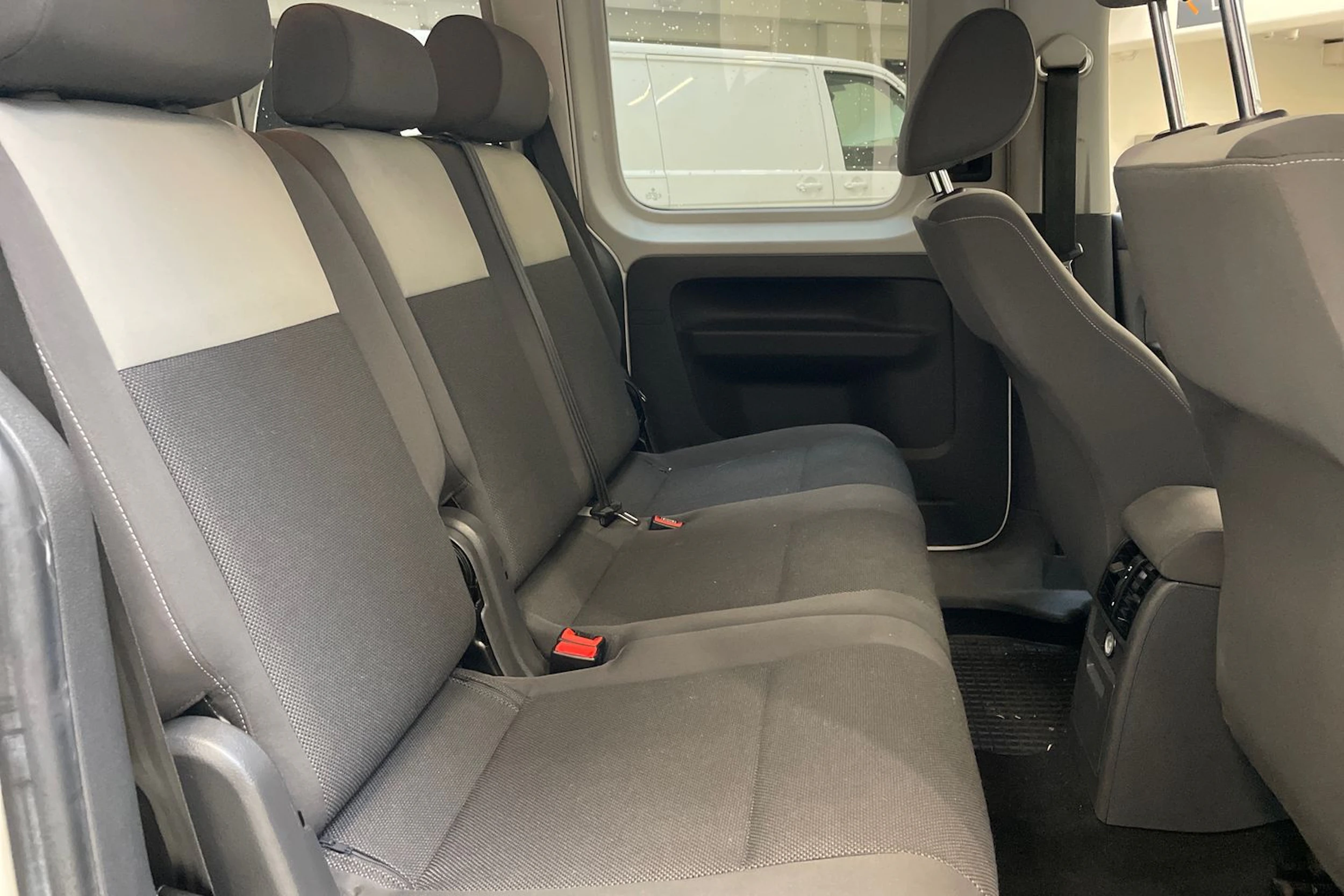 vihreä Volkswagen Caddy 2011 kuva 4.