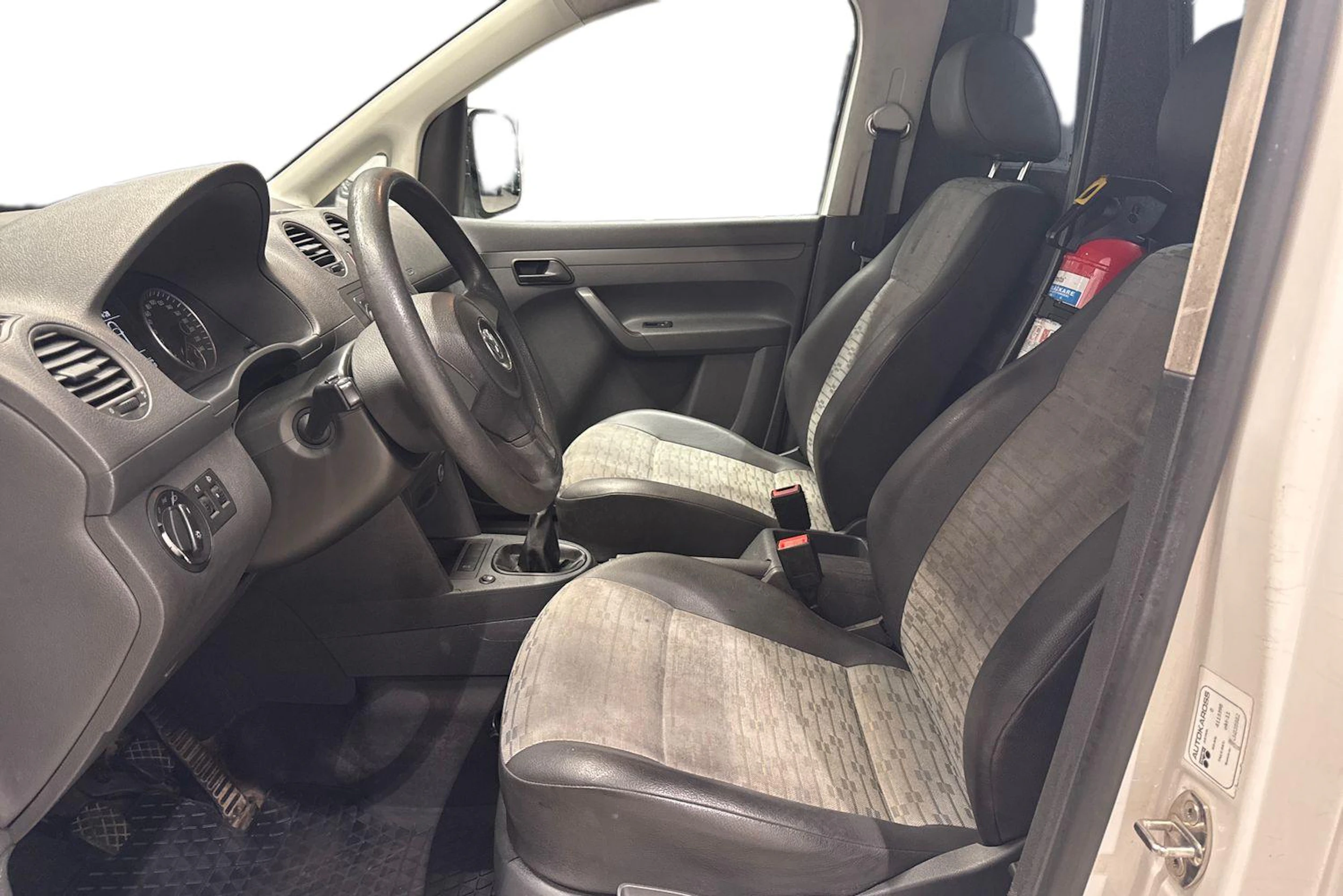 valkoinen Volkswagen Caddy 2011 kuva 9.