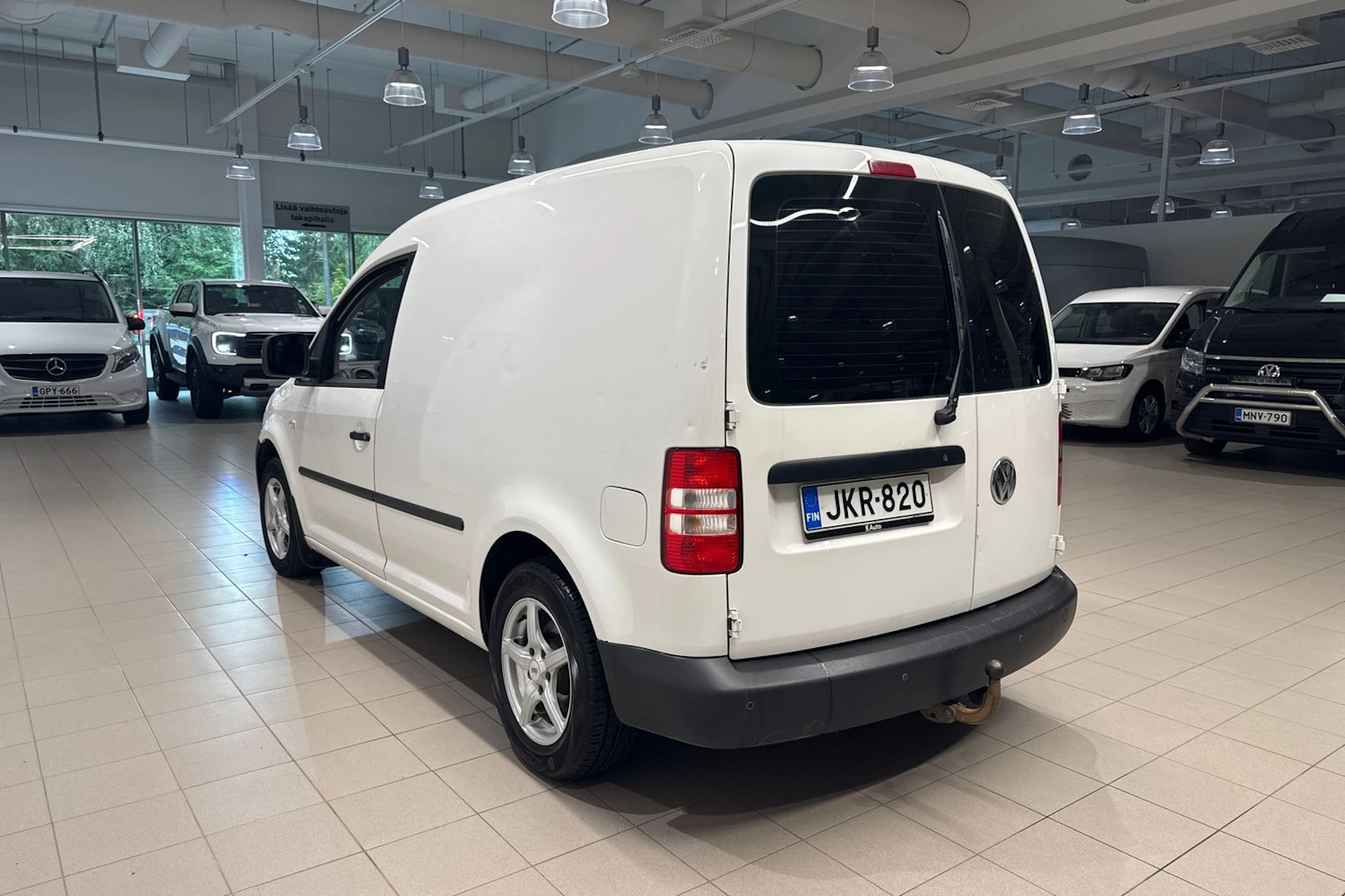 valkoinen Volkswagen Caddy 2011 kuva 15.