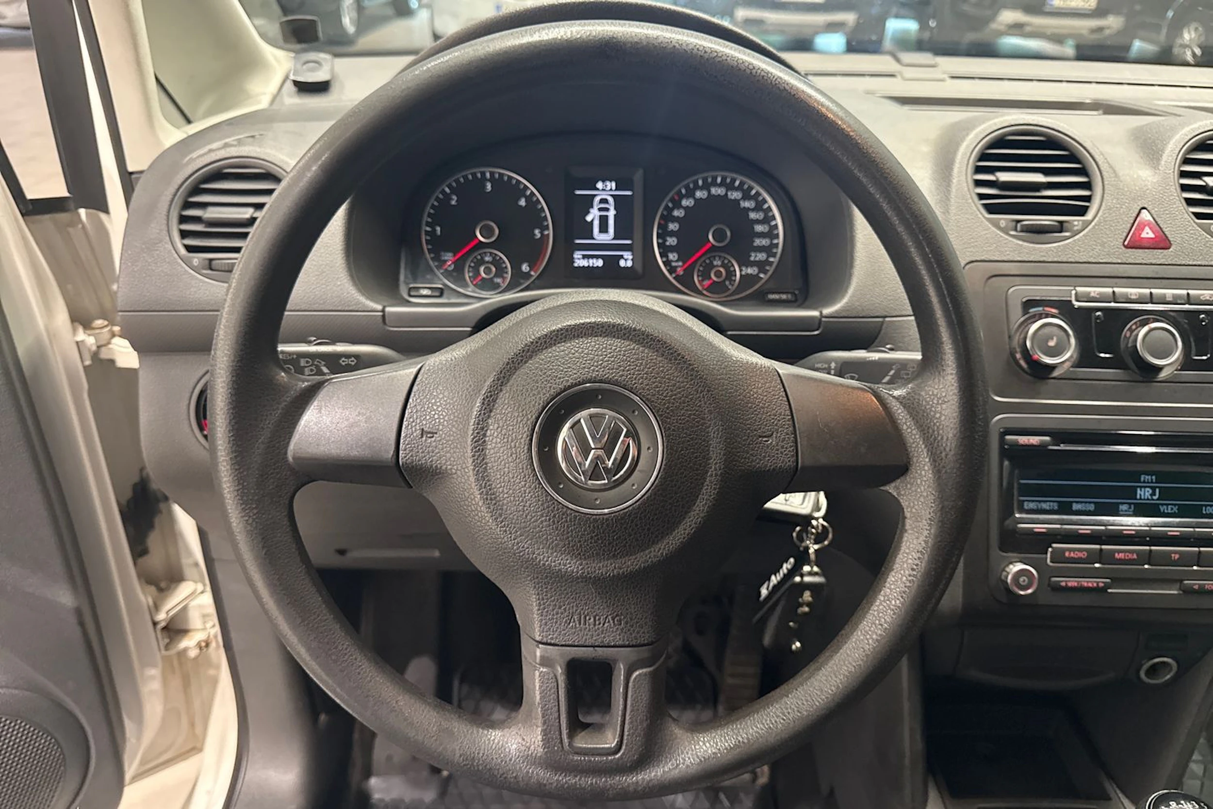valkoinen Volkswagen Caddy 2011 kuva 19.