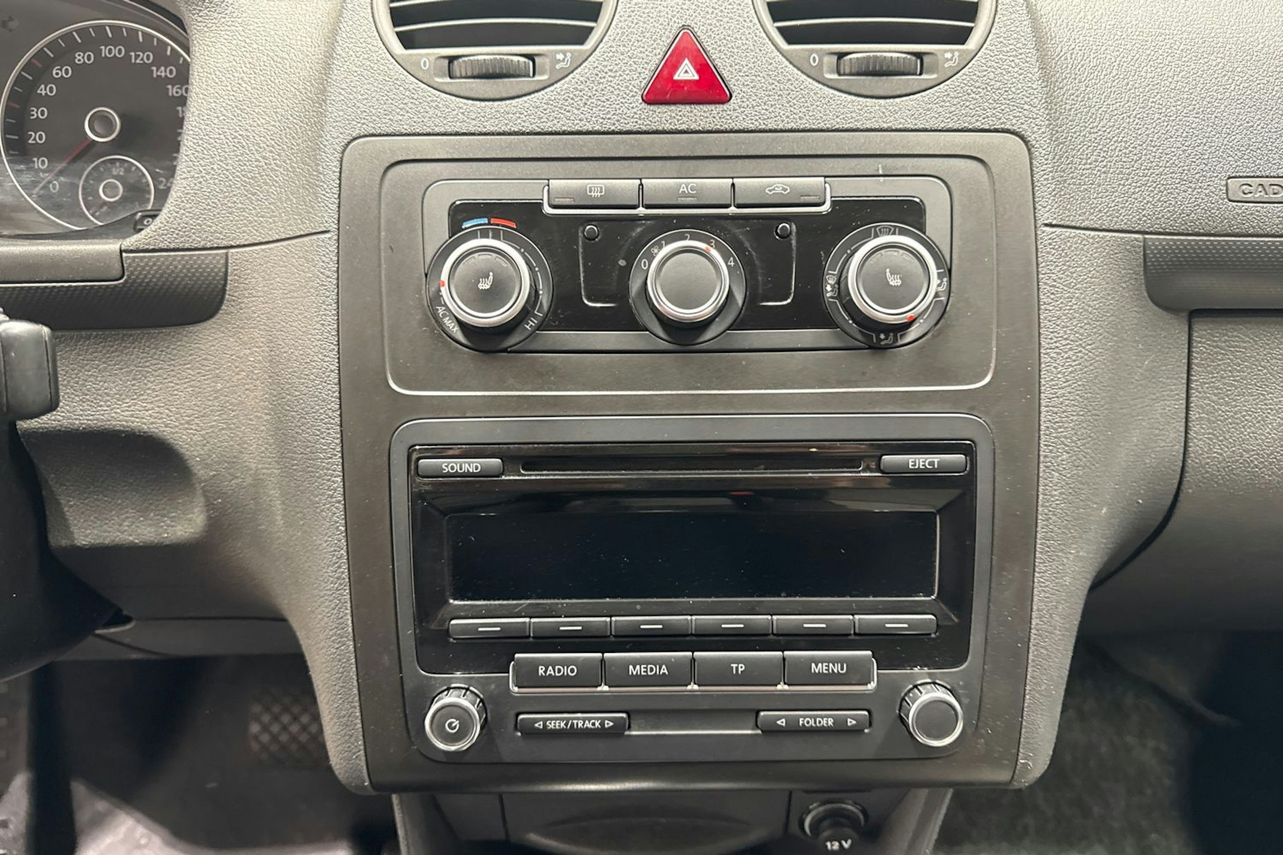 valkoinen Volkswagen Caddy 2011 kuva 18.