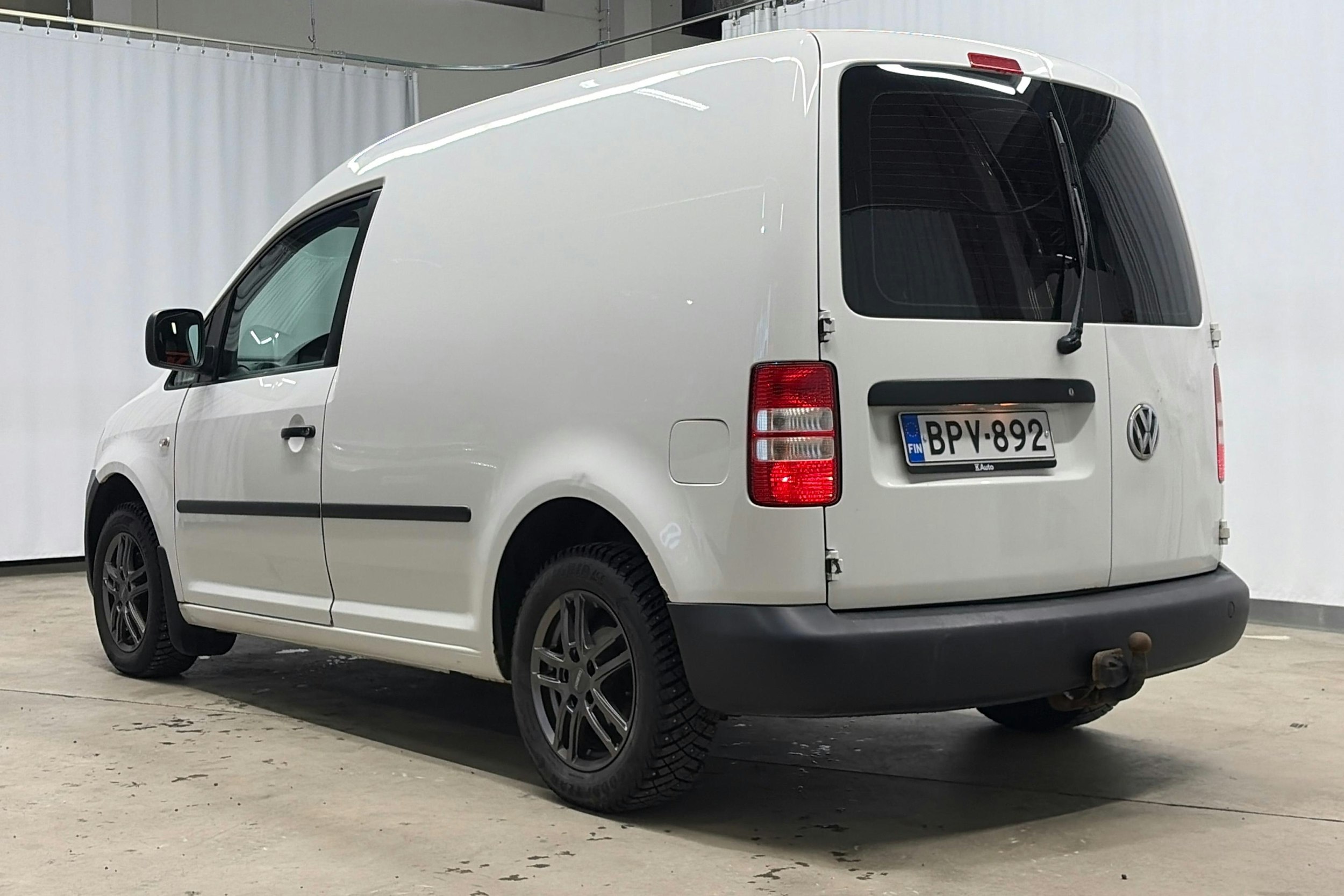 valkoinen Volkswagen Caddy 2012 kuva 9.