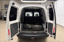 valkoinen Volkswagen Caddy 2012 kuva 11.