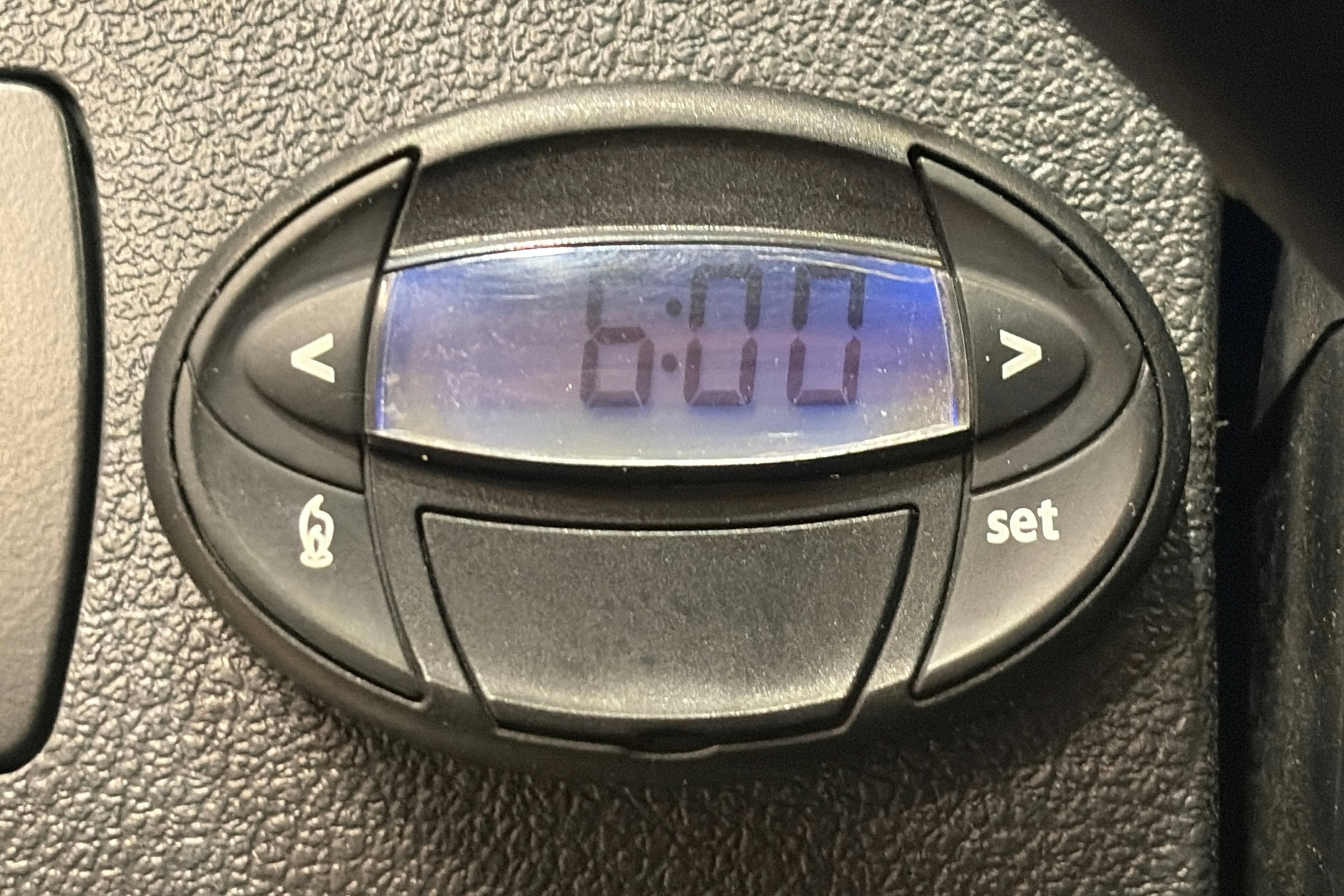 valkoinen Volkswagen Caddy 2012 kuva 19.