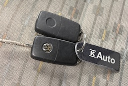 valkoinen Volkswagen Caddy 2012 kuva 22.