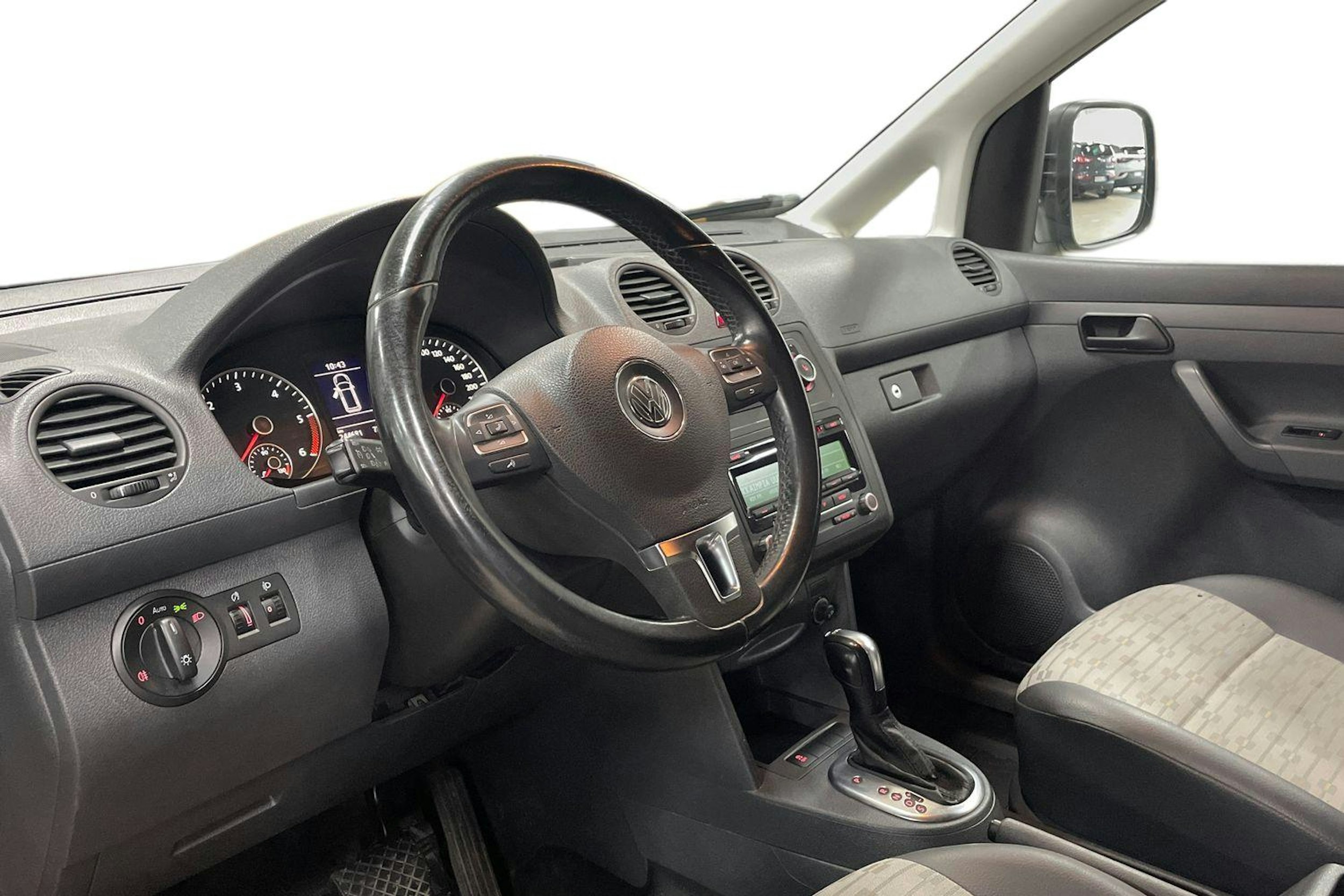 Valkoinen Volkswagen CADDY 2012 kuva 8.