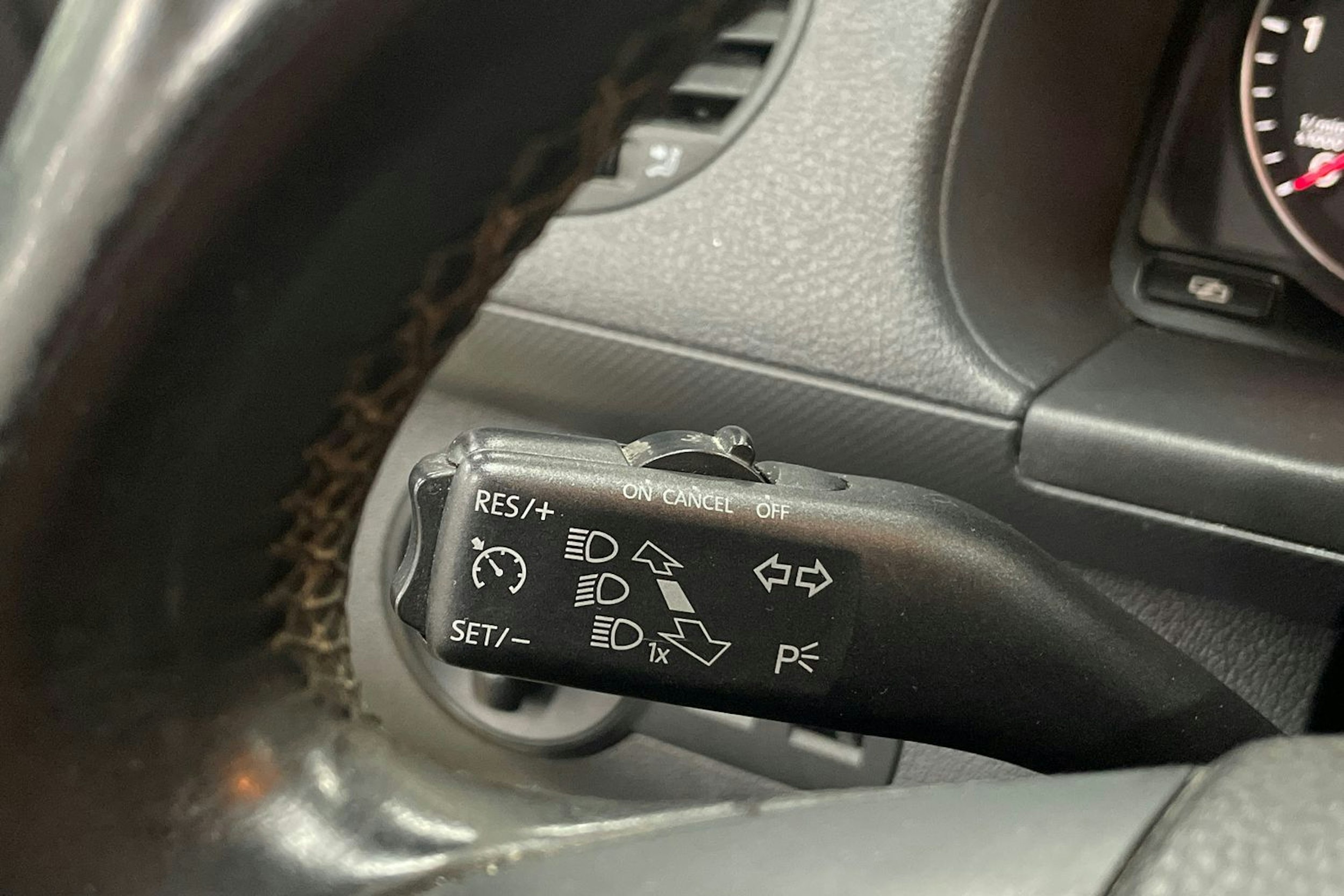 Valkoinen Volkswagen CADDY 2012 kuva 17.