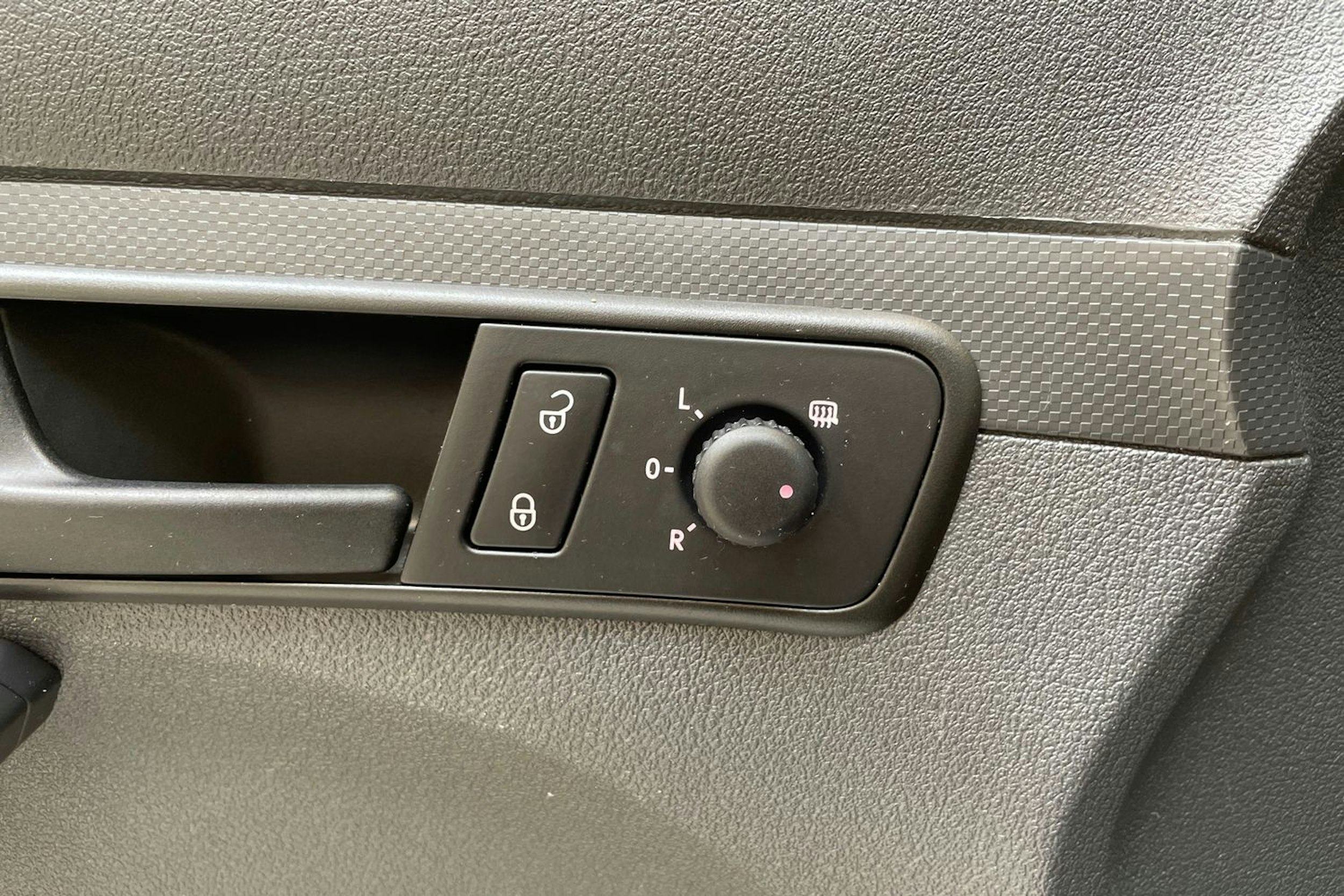 valkoinen Volkswagen Caddy 2012 kuva 19.