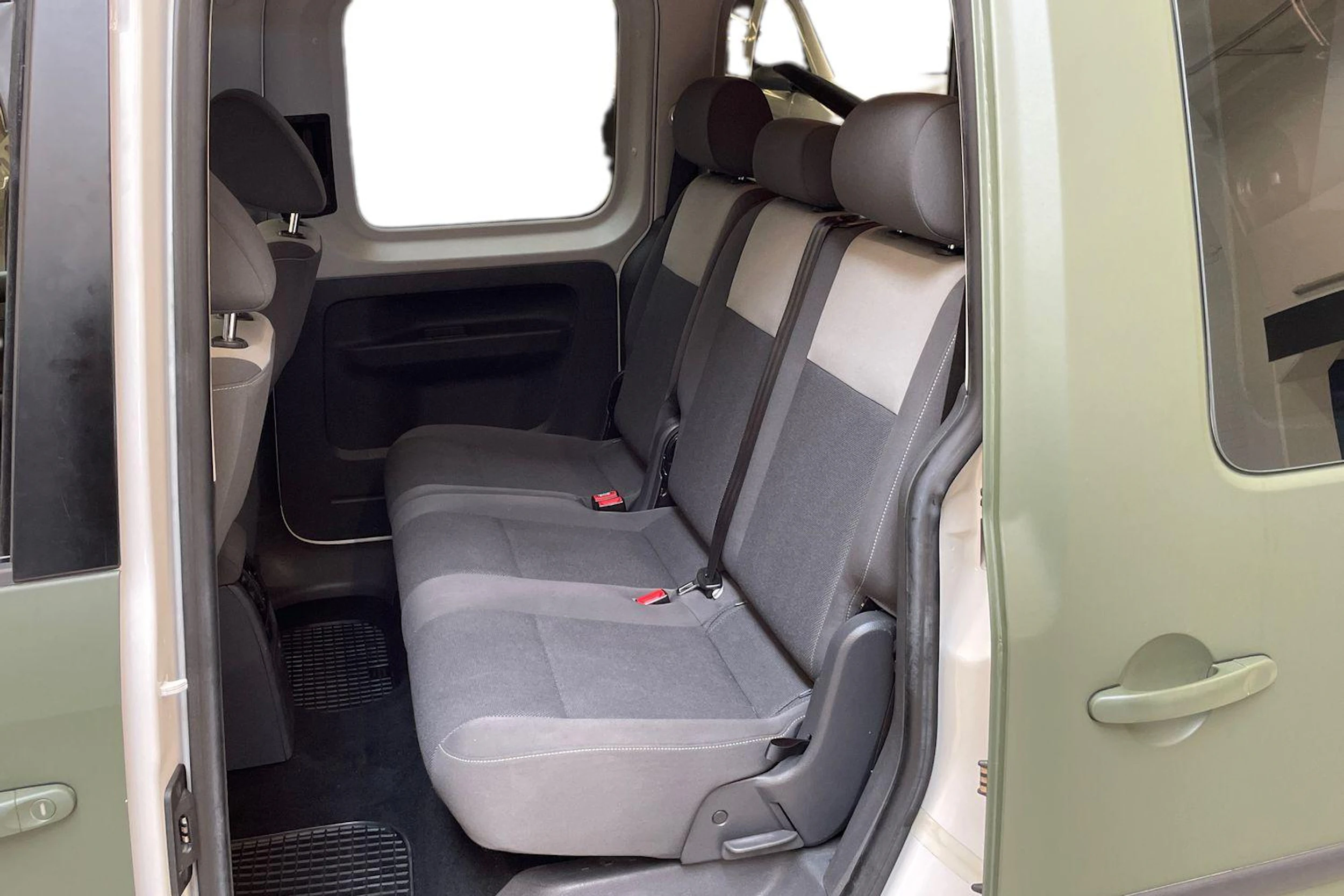 vihreä Volkswagen Caddy 2012 kuva 11.