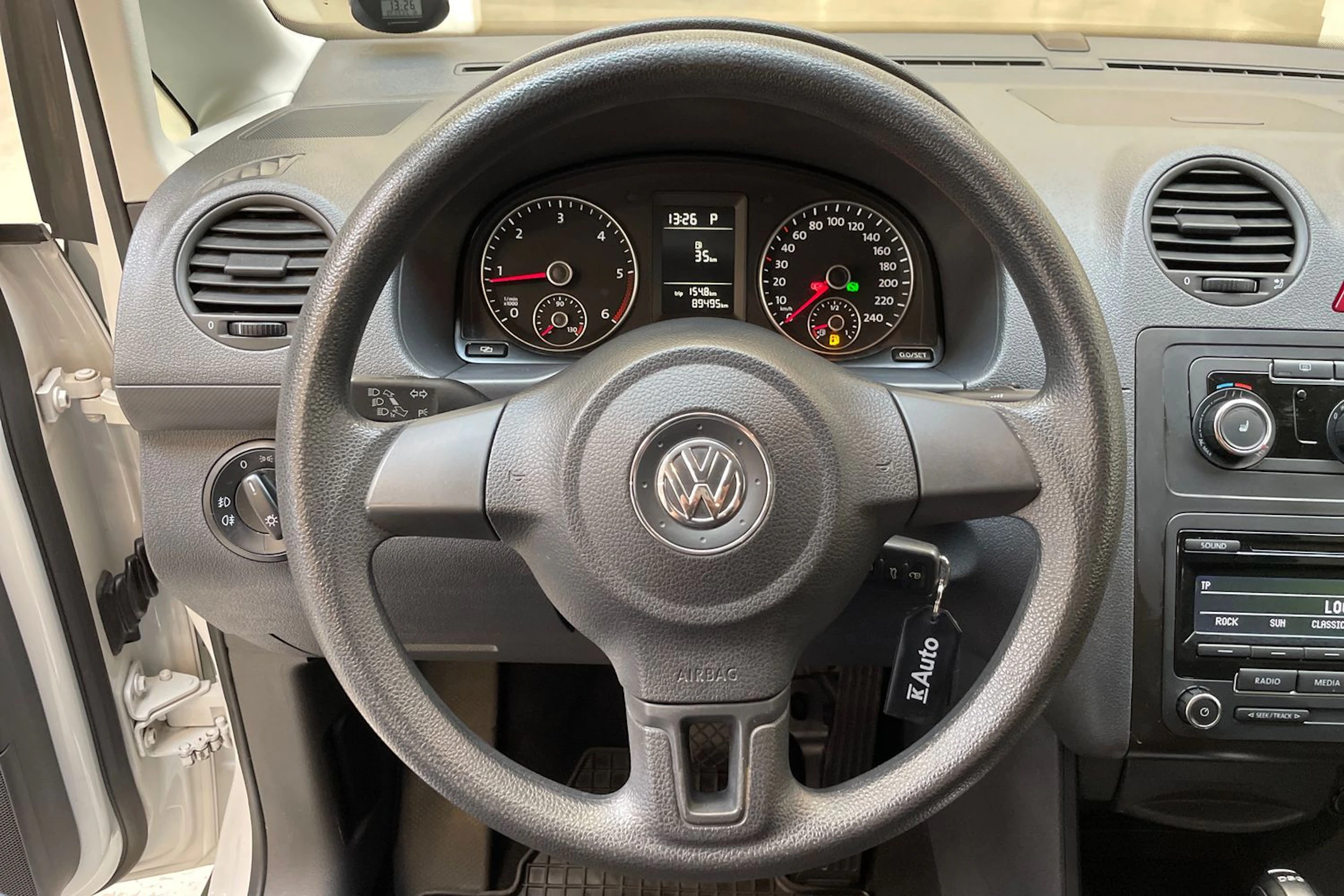 vihreä Volkswagen Caddy 2012 kuva 17.