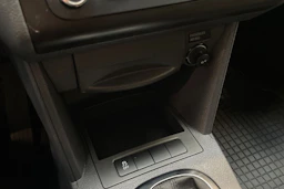 vihreä Volkswagen Caddy 2012 kuva 22.