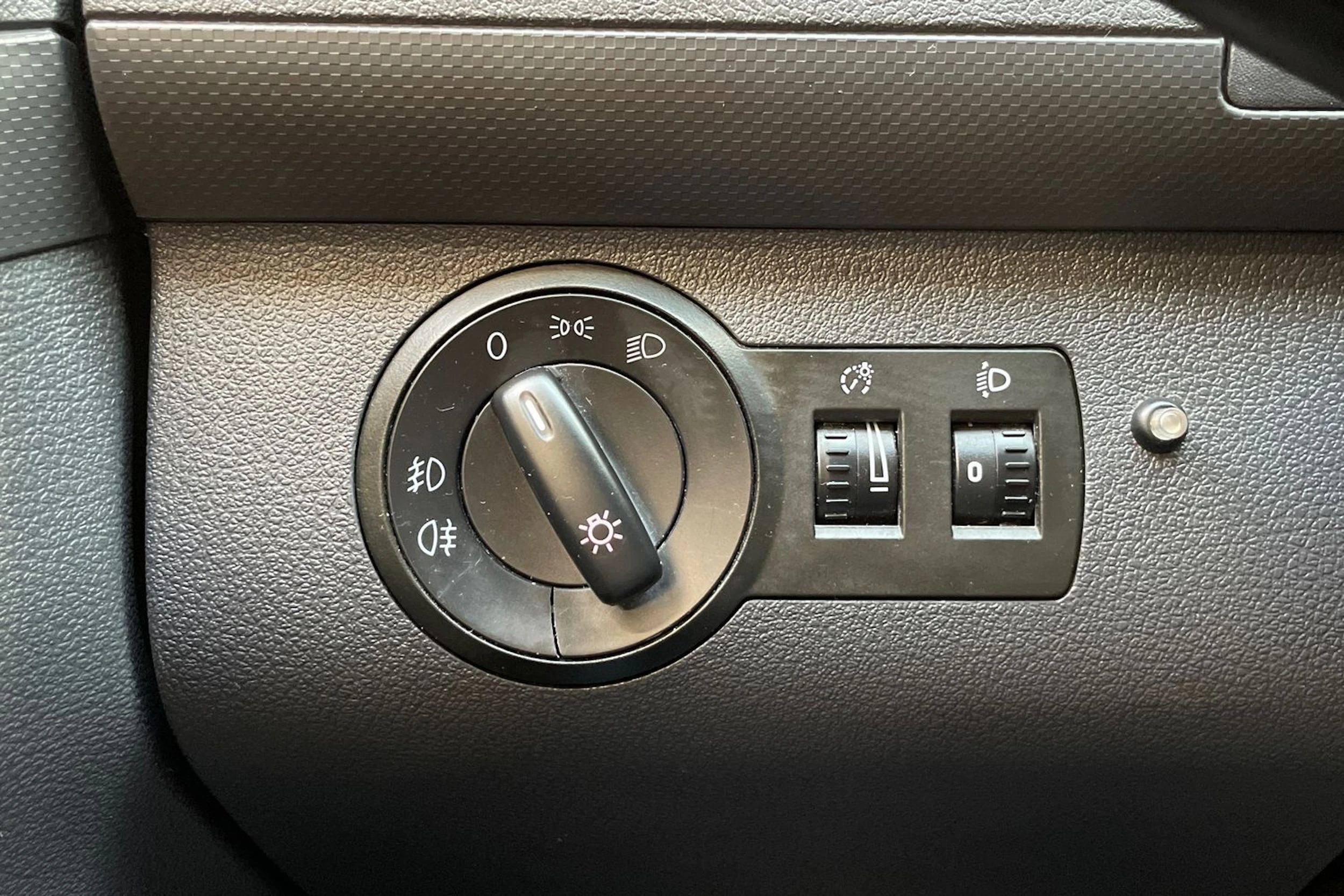 vihreä Volkswagen Caddy 2012 kuva 25.