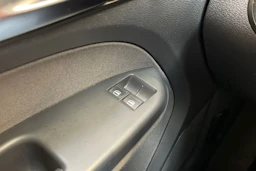 vihreä Volkswagen Caddy 2012 kuva 27.