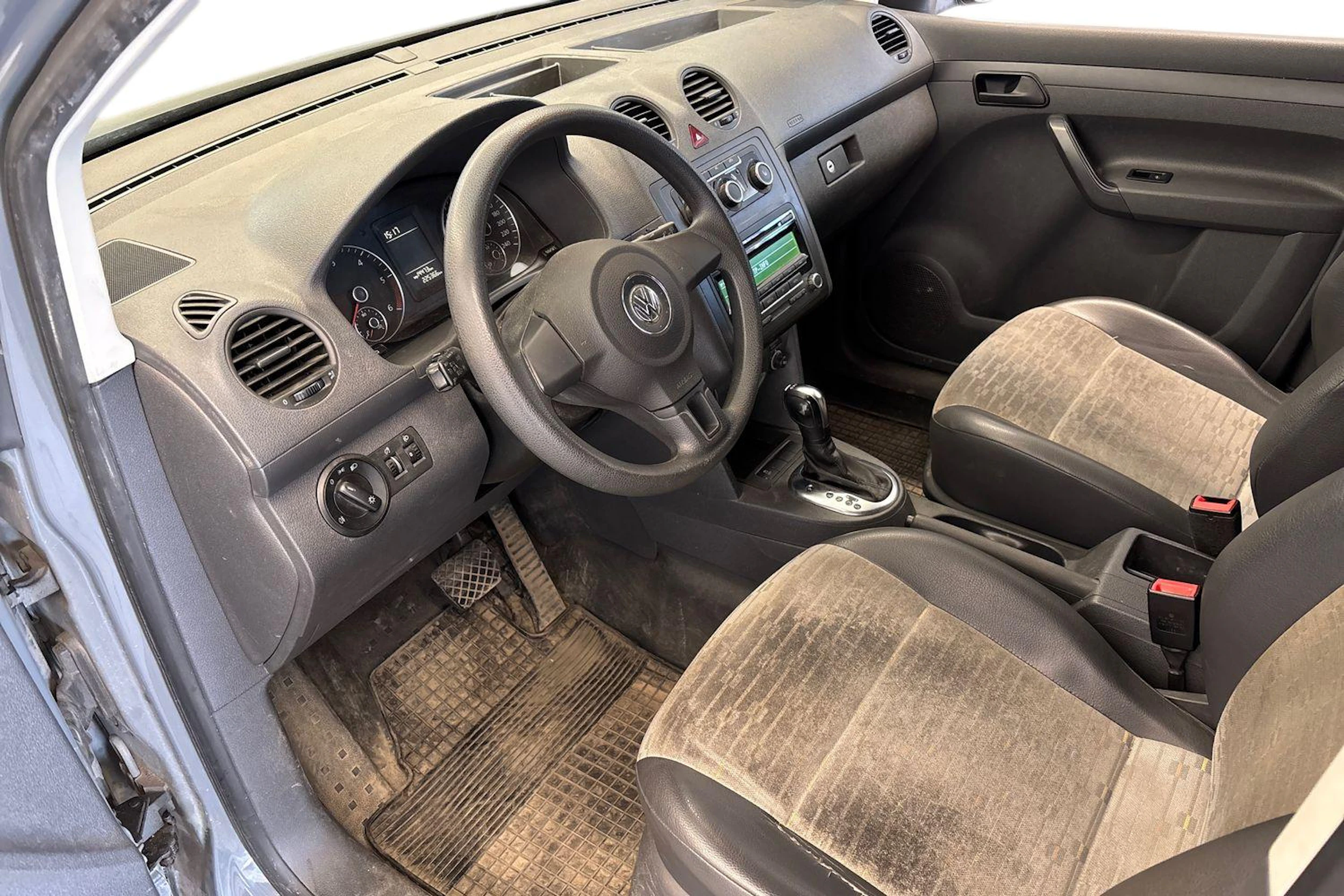 harmaa Volkswagen Caddy 2012 kuva 3.