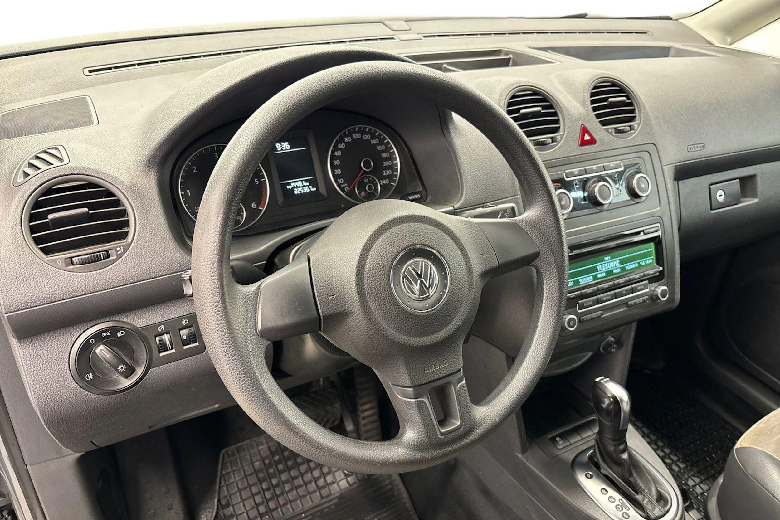 harmaa Volkswagen Caddy 2012 kuva 9.