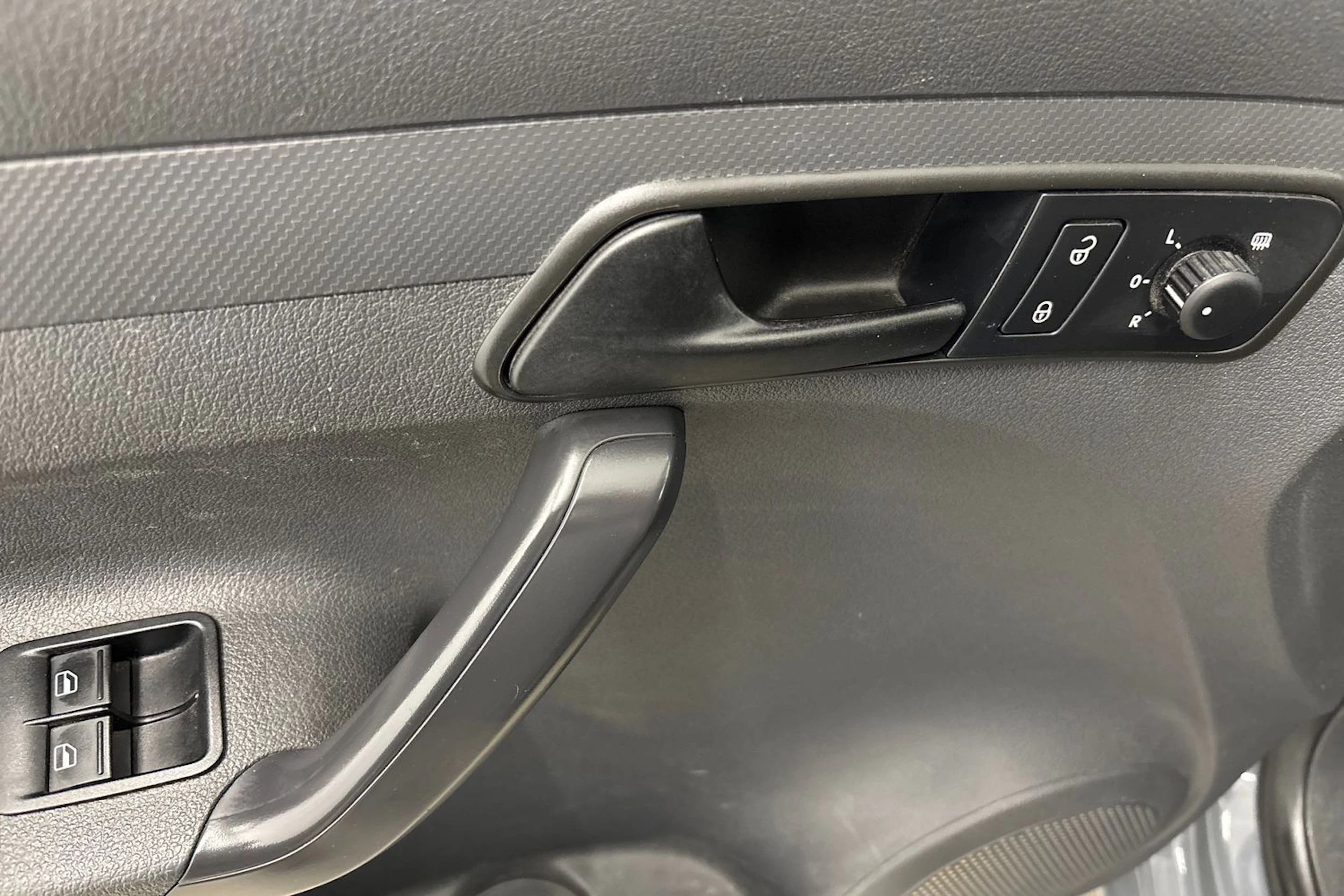 harmaa Volkswagen Caddy 2012 kuva 17.