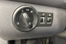 harmaa Volkswagen Caddy 2012 kuva 18.