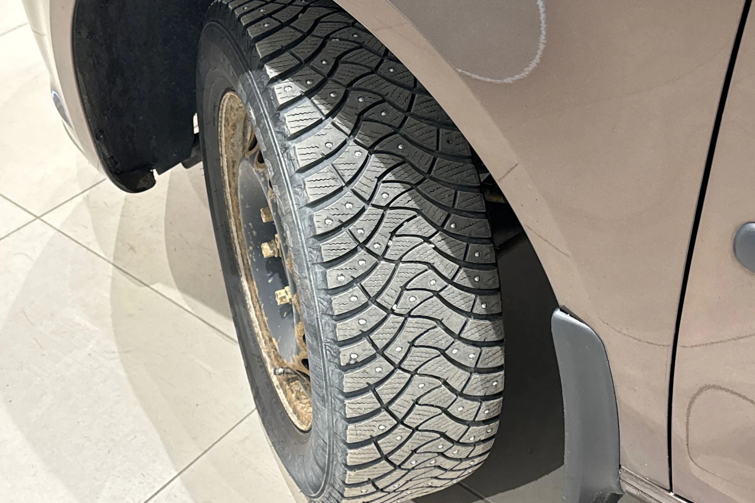 ruskea (beige) Volkswagen Caddy 2013 kuva 10.