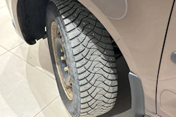 ruskea (beige) Volkswagen Caddy 2013 kuva 10.