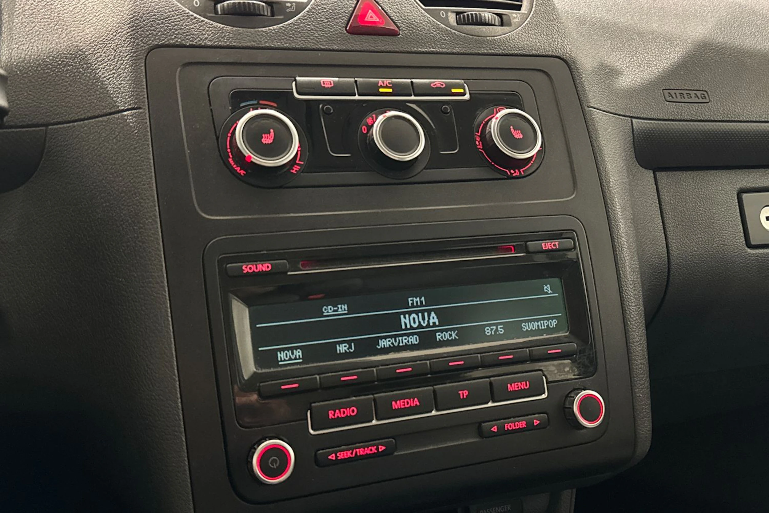 ruskea (beige) Volkswagen Caddy 2013 kuva 14.