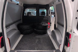 valkoinen Volkswagen Caddy 2012 kuva 19.