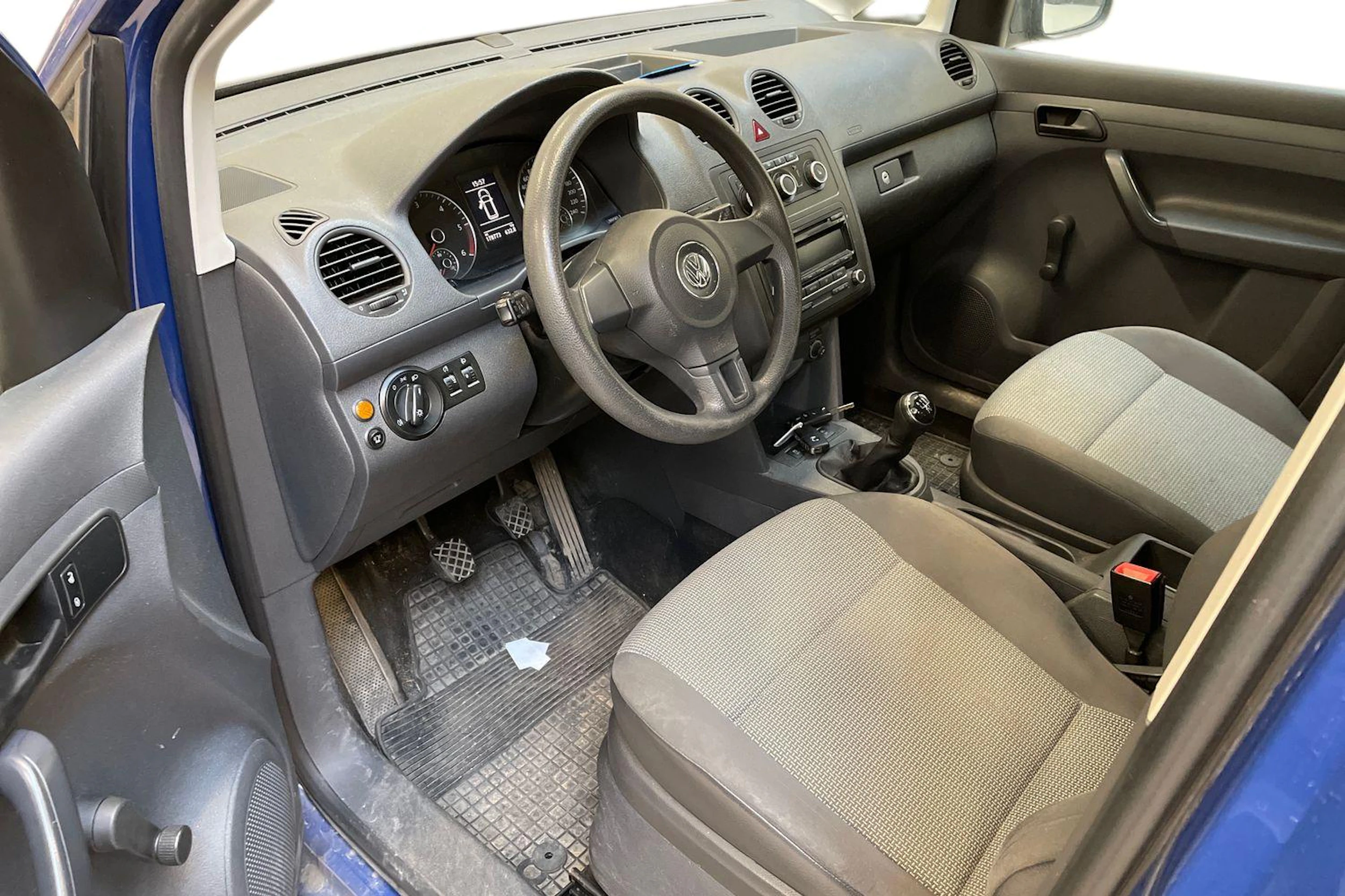 sininen Volkswagen Caddy 2013 kuva 3.