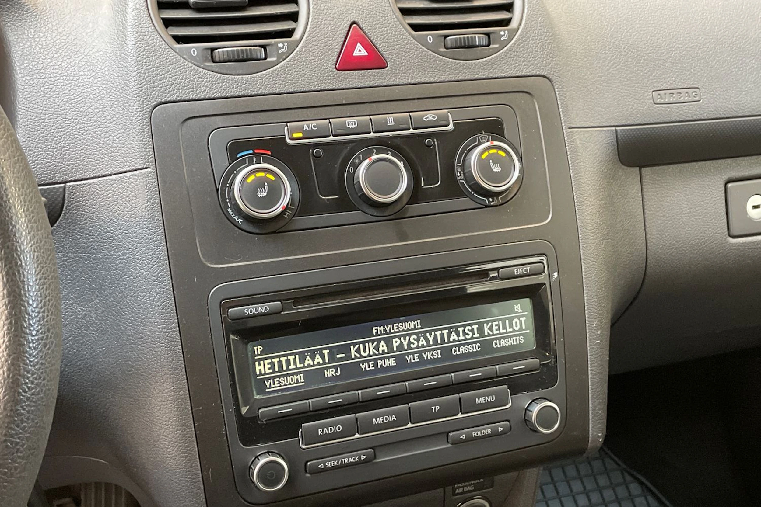 sininen Volkswagen Caddy 2013 kuva 22.