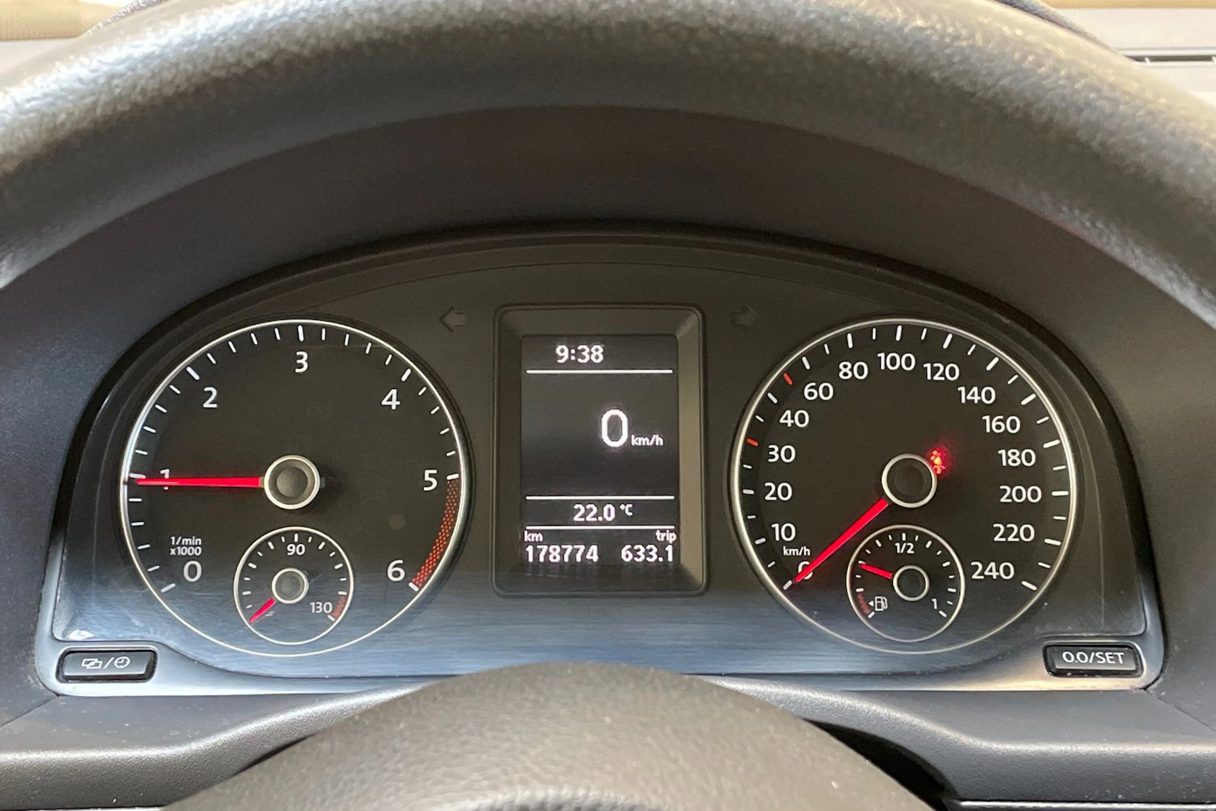 sininen Volkswagen Caddy 2013 kuva 25.