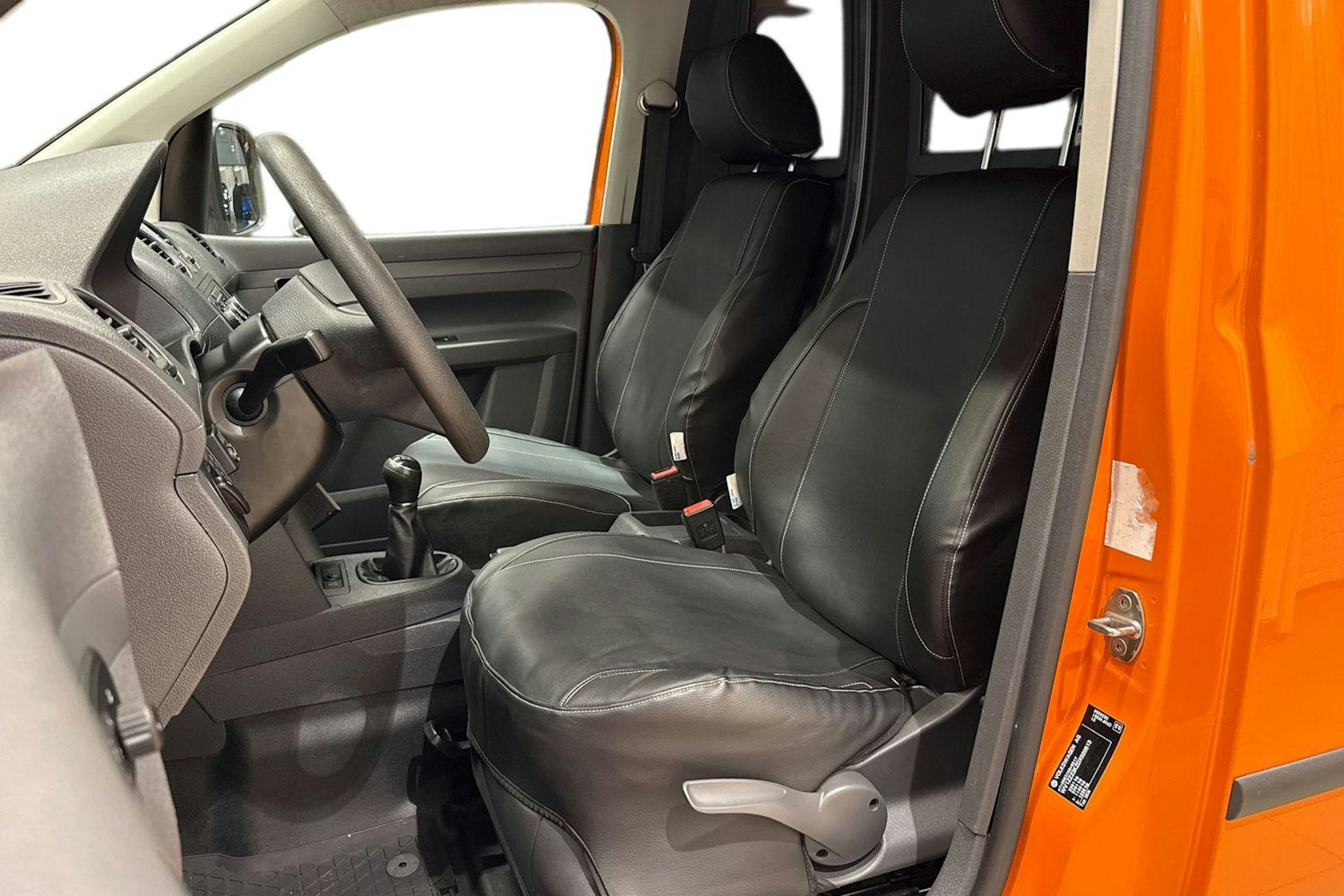 valkoinen Volkswagen Caddy 2013 kuva 10.