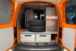 valkoinen Volkswagen Caddy 2013 kuva 14.