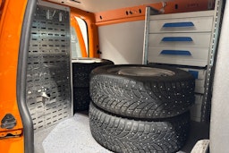 valkoinen Volkswagen Caddy 2013 kuva 20.
