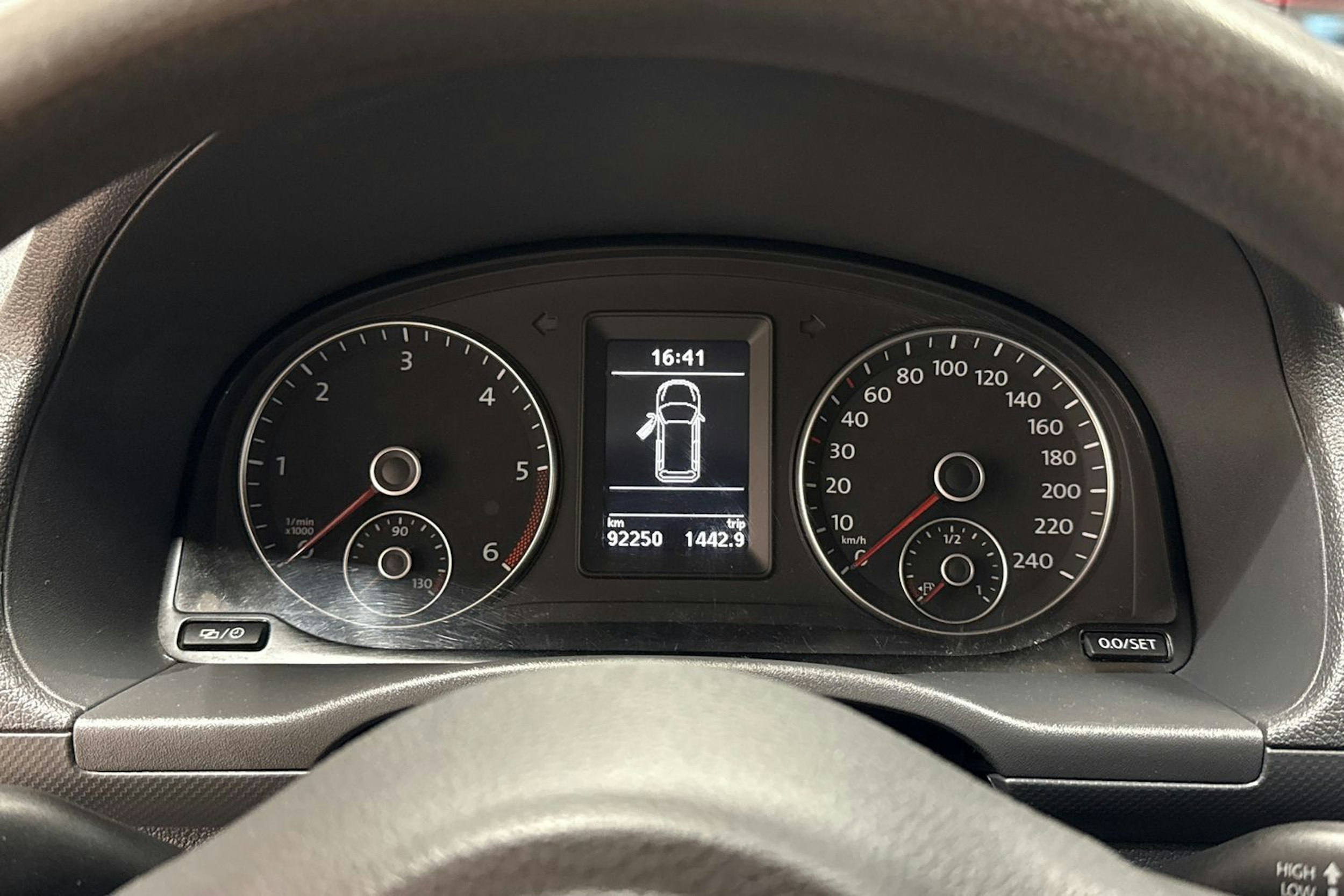 valkoinen Volkswagen Caddy 2013 kuva 22.