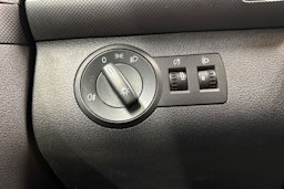 valkoinen Volkswagen Caddy 2013 kuva 13.