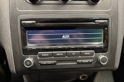 valkoinen Volkswagen Caddy 2013 kuva 16.